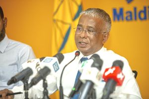އުސޫލުން ބޭރުން އެއްވެސް މީހަކަށް ލިޔުމެއް ދޫނުކުރަން: އަކުރަމް