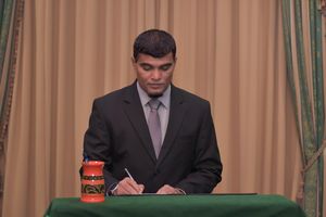 މުސްކުޅިކޮށް ވަކިކުރި ޓޫރިޒަމް މިނިސްޓްރީގެ ވެރިޔަކަށް އަލުން ވަޒީފާ ދޭން އަންގައިފި 