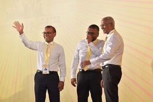 ރޫހު ހުރީ ހިތް ހަލާސްކޮށް ނަޝީދަށް މަރުހަބާ ކިޔަން: ފައްޔާޒު