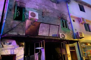 އިމާރާތުގެ ހާލަތު ވަރަށް ދެރަ، ކުދިކުދި ގޮޅިތަކުގައިވީ ތާށި 