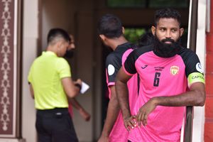 ބަކާ އަށް އައިސީޔޫގައި ފަރުވާ ދެނީ