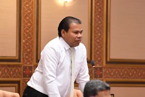 މަސްވެރިންނަށް ފައިސާ ނުދޭތީ މަޖިލީހަށް ކުއްލި މައްސަލައެއް
