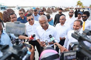 ރައީސް އަދިވެސް ހުންނެވީ ގާސިމާއި މައުމޫނަށް މަރުހަބާ ވިދާޅުވާން!
