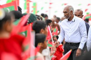 ތިން ދުވަހުގެ ދަތުރެއްގައި މުއިއްޒު ލ. އަތޮޅަށް