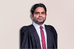 ސުޕްރީމް ކޯޓުގެ ފަނޑިޔާރު ކަމަށް ޝަހީދު ކުރިމަތިލައްވައިފި