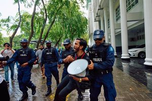 Journalists arrested for protesting against government control