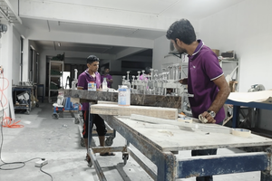ޒަމާނީ މެޝިނަރީސްއާ އެކު ހިންގާ އީވޯގެ ވަރުގަދަ ކާރުހާނާ