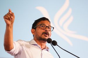 Falah likens support for Muizzu to North Korean-style applause