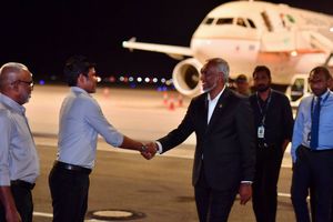 އުމްރާ ކުރެއްވުމަށްފަހު ރައީސްގެ ދެކަނބަލުން މާލެ ވަޑައިގެންފި 