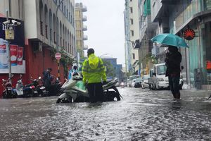 President promises assistance as Male' faces severe flooding