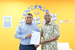  ޓޫރިޒަމް މިނިސްޓަރު މައުސޫމް އެމްޑީޕީއަށް ސޮއިކޮށްފި