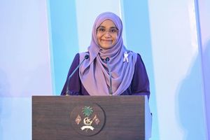 ރަސްމީ ހައިިސިއްޔަތެއް ނެތް ފަސްޓް ލޭޑީގެ ދަތުރުތައް ގިނަވެއްޖެ 