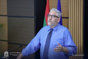އެމެރިކާގެ އޮފިޝަލުން ޓެރަރިޒަމް ކިޔަވައިދިނުމުން ފާޑުކިޔުން 