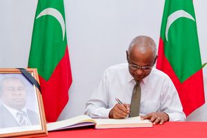 ކޮޕީ ރަޝީދުގެ ތައުޒިޔާ ދަފުތަރުގައި ރައީސް ސޮއިކުރައްވައިފި