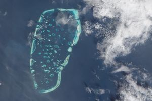 ކަނޑޫމާ ތިލަ ކައިރިން މަރުވެފައި އޮތް ބިދޭސީއަކު ފެނިއްޖެ