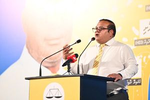 ޕްރަމަރީތަކުން މޮޅުވާ ކެންޑިޑޭޓުގެ ފަހަތަށް ނޭރުމަކީ އެމްޑީޕީއަށް އޮތް ބޮޑު ގޮންޖެހުމެއް: އަސްލަމް