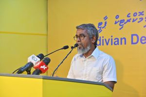ހުރިހާ ބާރެއް އޮތް އިރު ވެސް ރައީސް މުއިއްޒު ބިރުން ގުޑުގުޑު އެބަ އަޅާ: ފިއްޓޭ 