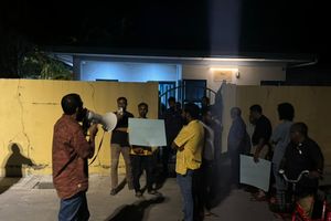 ކަރަންޓު މައްސަލަ ހައްލުނުވެ ފުވައްމުލަކުގައި މުޒާހަރާކުރަނީ