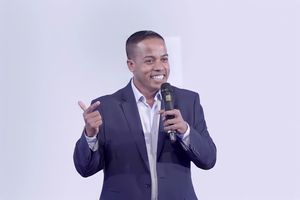 އަފީފް: މީހުން މޯޓިވޭޓްކުރުމުގައި އެންމެ ކުރީ ސަފުގައި