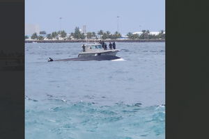 ސިނަމާލެ ބުރިޖު ކައިރިން ލޯންޗެއް ބަންޑުން ޖަހާލައިފި