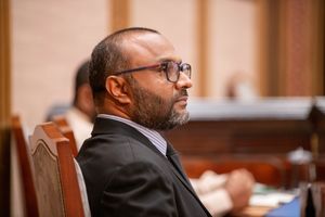 ޝަހީމް ރުޅި އިސްކުރައްވައި ޖަވާބުދެއްވުމުން މަޖިލިސް ހޫނުވެއްޖެ