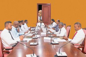 ޕެޓިޝަން ކޮމިޓީއަށް ހައިދަރު ހާޒިރުނުވުމުން މެންބަރުންގެ ނުރުހުން