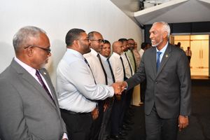 ހުލާސާކޮށް އިއްޔެ: ރައީސް އާއި ގައްސާނުގެ ވާހަކަ ފުށޫއެރުން