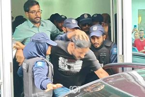 ސަނީ އުޅުނު ތަން ބަލާފާސްކުރީ "ފޮރުވި" ފޯނަކާއި ލެޕްޓޮޕެއް ހޯދަން