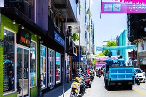މަގު ކުނިކަހަން ހުރި މީހެއްގެ ގައިގައި ސައިކަލަކުން ޖެހިއްޖެ