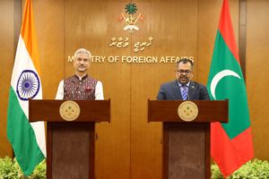 ޒަމީރު ހުންނެވީ އިތުރަށް ގުޅުން ބަދަހިކުރުމުގެ އުންމީދުގައި 