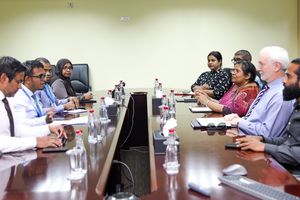 ގަވަރުނަރު މުނައްވަރު ހުރިހާ ބޭންކުތަކާ ބައްދަލުކޮށްފި