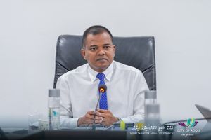 އައްޑޫ ކަރަންޓު މައްސަލަ ބޮޑު ކަމަކަށް ނުވާތީ މޭޔަރު ނުރުހިއްޖެ