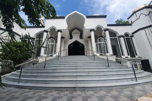 ވިޔަފާރިވެރިންގެ މިސްކިތުގައި ހުރި ފެން ކޭސްތަކެއް ވަގަށް ނަގައިފި