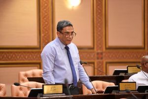 ބިލުތަކަށް ފައިސާ ނުދައްކާތީ ވިޔަފާރިތައް ދަނީ ފުނޑެމުން: ސައުދުﷲ