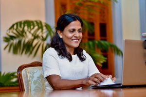 ވޮލަންޓިއާކޮށް މަސައްކަތް ކުރައްވަން ފަސްޓް ލޭޑީ ތައްޔާރު