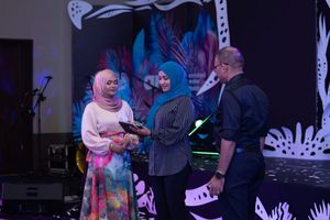 ރާއްޖޭގެ ފުރަތަމަ ޕުރިމިއަމް ފެން، ބިއްލޫރި ފުޅީގައި ބާޒާރަށް