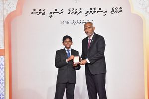 ގުރުއާން ހިތުދަސް ކޮށްގެން ރައީސްގެ މެޑަލް 28 ހާފިޒަކަށް ދީފި 