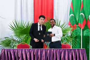 ތިނަދޫގައި އެއާޕޯޓު ނާޅައި، ކާޑެއްދޫއާ ގުޅާލަނީ 