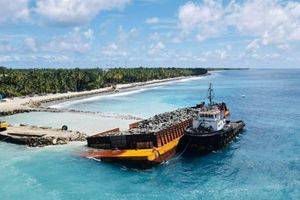 ފަރަށް ނާރާ ކަމަށް ބުނެ ފިލި ބާޖު 100 މިލިއަނުން ޖޫރިމަނާކޮށްފި
