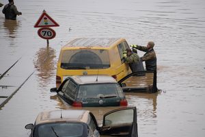 ޔޫރަޕްގައި ފެންބޮޑުވެ މަރުވި މީހުންގެ އަދަދު 183 އަށް