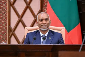 ސަރުކާރު އޮތީ "ބުއްދި ފިލާފައިވާ" ހާލަތެއްގައި: އާޒިމް