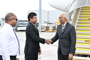 ޗައިނާއަށް ކުރެއްވި ދަތުރަށްފަހު މުއިއްޒު ވަޑައިގެންފި 