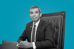 ސިޔާސީ ސްޕިން ޑޮކްޓަރަކަށް އޮޑިޓާ ޖެނެރަލް ވެގެން ނުވާނެ 