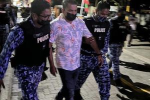 ޕީޖީގެ ގޭ ކައިރީ މުޒާހަރާކޮށްގެން ކުރީގެ މެންބަރު ހައްޔަރުކޮށްފި 