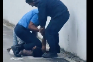 ފުލުުހުން "އަނިޔާވެރިކޮށް" މީހަކު ހިފެހެއްޓި މައްސަލައެއް ބަލަނީ 
