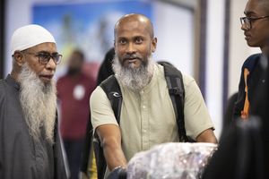 Hajj pilgrims begin returning home