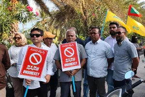 Police block MDP motorcycle rally in Male'