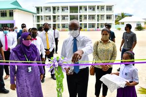 ނައިފަރު ސްކޫލުގެ އާ އިމާރާތް ރައީސް ހުޅުވައި ދެއްވައިފި