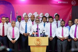 މުއިއްޒަށް ރުހުން ނުދީ ތިބީ ޔާމީނުގެ މެސެޖުކަން ޔަގީންވަން ދެން