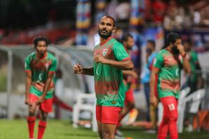 އަސްހަދަށް ޖޫރިމަނާ އަކާއި ހަ މެޗުގެ ސަސްޕެންޝަނެއް